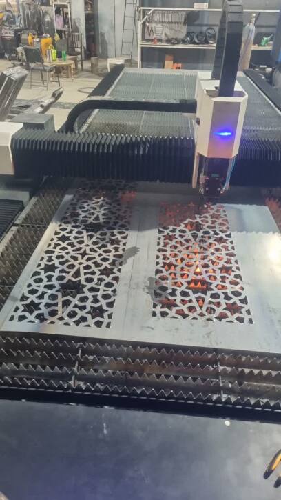 برش لیزر فایبر - CNC