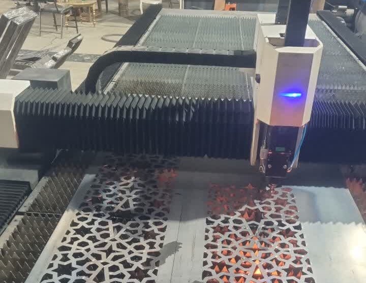 برش لیزر فایبر فلزات : فناوری پیشرفته برای برش دقیق و کارآمد در صنعت